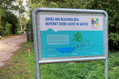 Luchtmenginstallatie Haarlemmermeerse bosplas vernield door vandalen. Waarschuwing blauwalg!