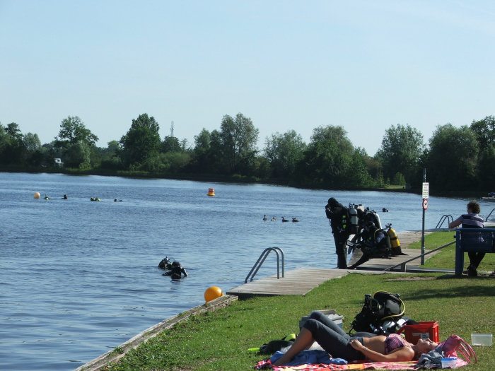 Waarschuwingsborden voor duikers bij Eiland 4